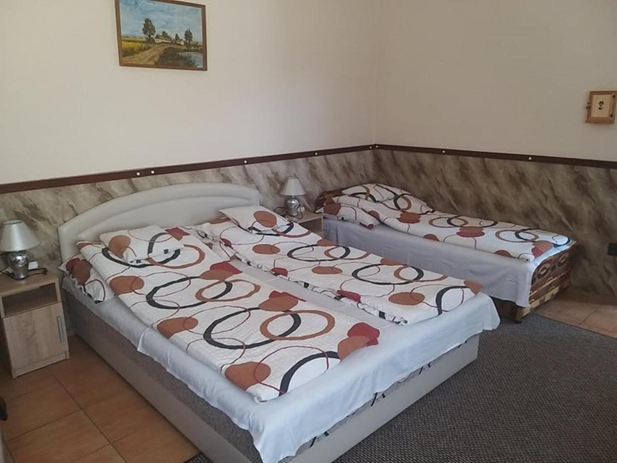 Garden Apartmanhaz 2 Hajduszoboszlo Exterior photo